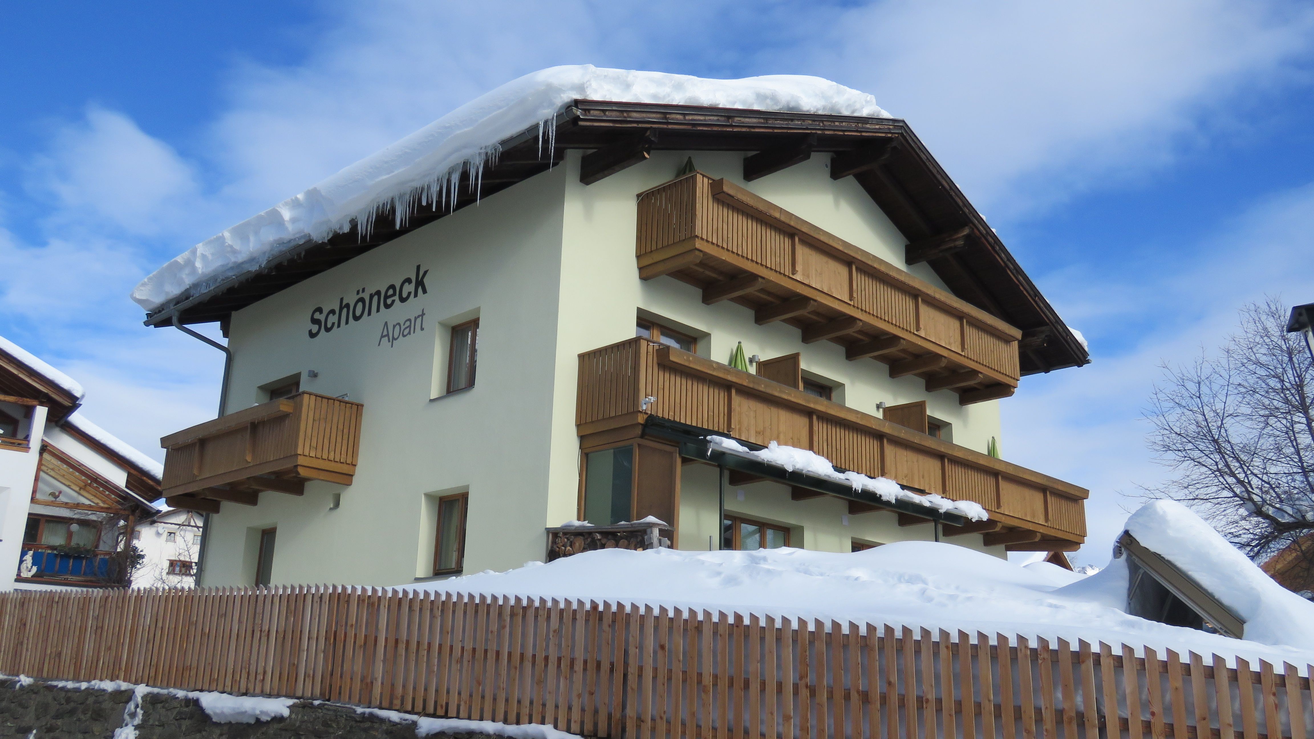 Haus Schöneck Aussenansicht Fiss Tirol